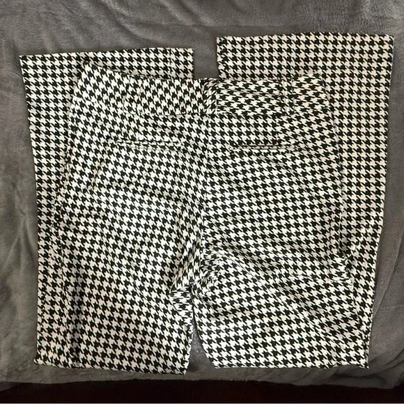 LuLaRoe Emery Black and White Houndstooth Pants - Picture 4 of 4